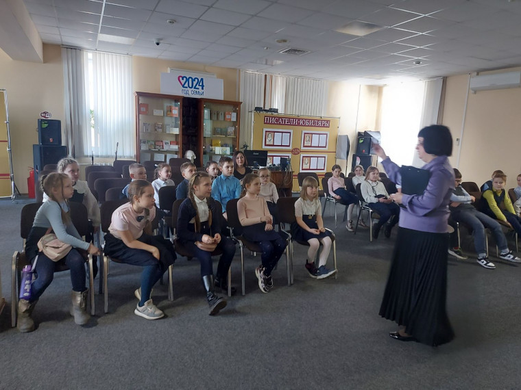2 мая ученики 2 з класса посетили Красноярскую краевую спецбиблиотеку.